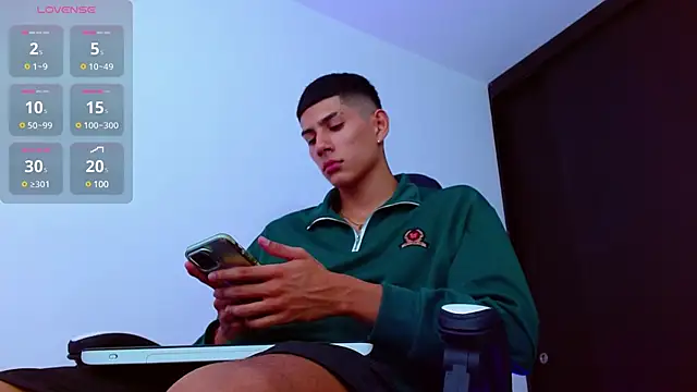 Snapshot of Valerio_20 chatting on 02.26.25 Valerio 20 online show from 02.26.25