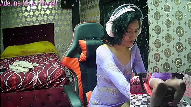 Snapshot of AdelinaMiran90 chatting on 12.15.24 AdelinaMiran90 online show from 12.15.24