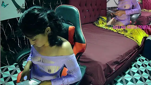 Snapshot of AdelinaMiran90 chatting on 01.19.25 AdelinaMiran90 online show from 01.19.25