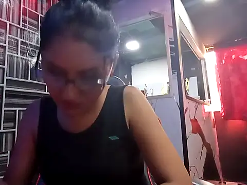 Snapshot of AdelinaMiran90 chatting on 09.11.25 AdelinaMiran90 online show from 09.11.25