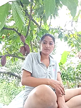 Snapshot of AdelinaMiran90 chatting on 09.19.25 AdelinaMiran90 online show from 09.19.25