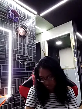 Snapshot of AdelinaMiran90 chatting on 09.21.25 AdelinaMiran90 online show from 09.21.25