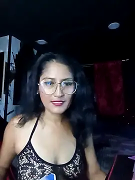 Snapshot of AdelinaMiran90 chatting on 10.20.25 AdelinaMiran90 online show from 10.20.25