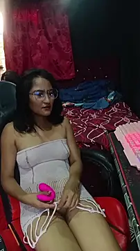 Snapshot of AdelinaMiran90 chatting on 10.29.25 AdelinaMiran90 online show from 10.29.25