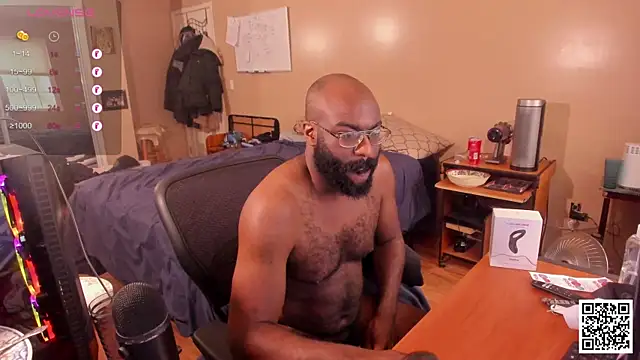 MrChuckDailyXXX online show from 12.10.24