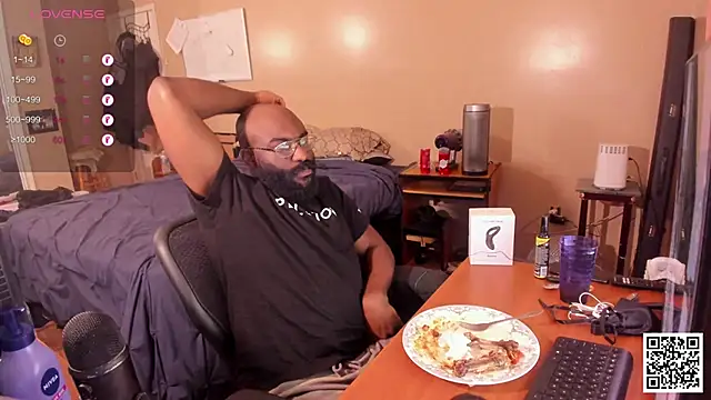 MrChuckDailyXXX online show from 12.11.24