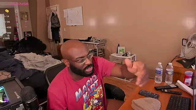 MrChuckDailyXXX online show from 02.13.25