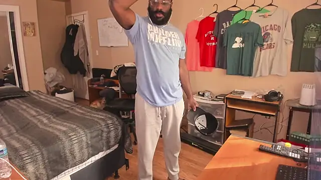 MrChuckDailyXXX online show from 10.19.25