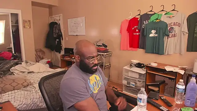 MrChuckDailyXXX online show from 11.05.25