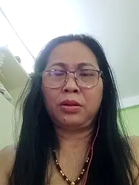 Snapshot of Hangem111 chatting on 05.19.26 Hangem111 online show from 05.19.26