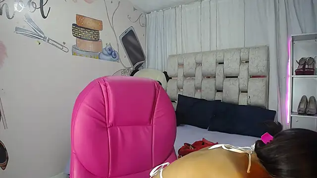 Snapshot of EMMA_SWEETT1 chatting on 10.06.25 EMMA SWEETT1 online show from 10.06.25