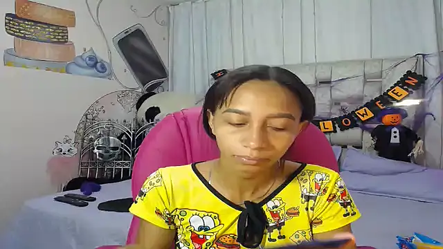 Snapshot of EMMA_SWEETT1 chatting on 10.08.25 EMMA SWEETT1 online show from 10.08.25