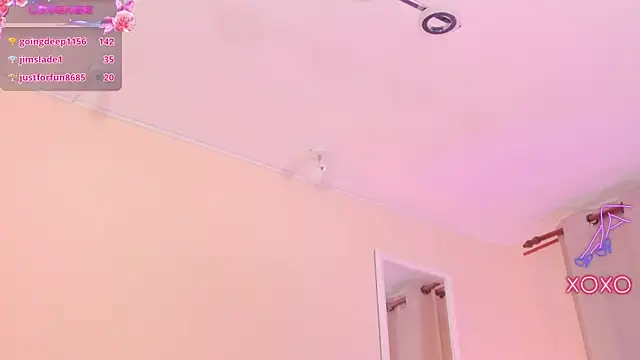 ArianaCroft online show from 01.04.25