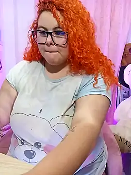 Snapshot of Alexa_orange chatting on 01.21.25 Alexa orange online show from 01.21.25