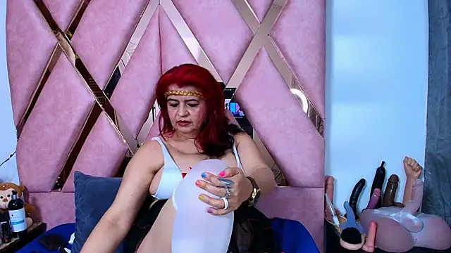 Snapshot of RoxetteMature chatting on 05.27.26 RoxetteMature online show from 05.27.26
