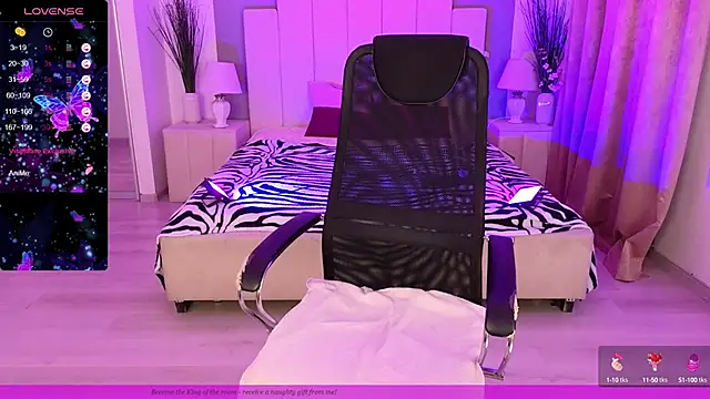 EVAshinyGIRL online show from 01.09.25