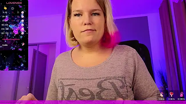 EVAshinyGIRL online show from 01.30.25