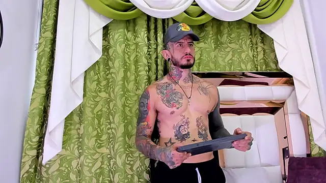 dilan scootk  online show from 10.26.25