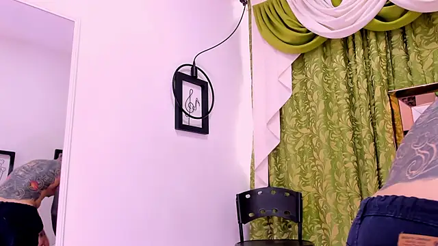 dilan scootk  online show from 12.18.25