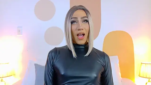 Snapshot of VictoriaRoss1 chatting on 10.16.25 VictoriaRoss1 online show from 10.16.25