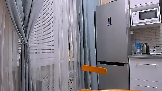 Snapshot of BoysLoveBlondee chatting on 11.18.25 BoysLoveBlondee online show from 11.18.25