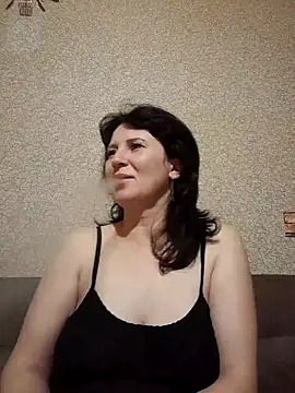 Snapshot of MriaLove31 chatting on 10.17.25 MriaLove31 online show from 10.17.25