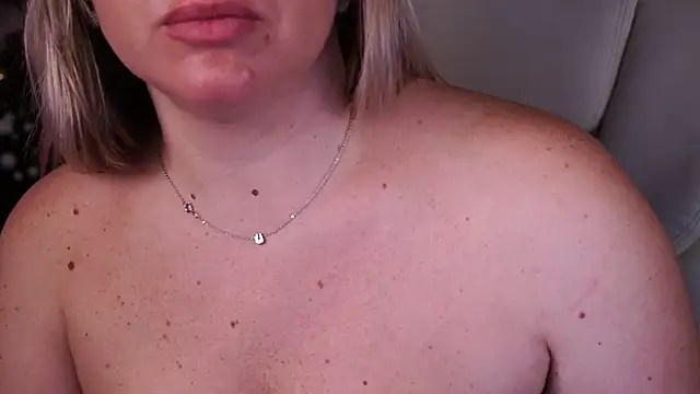 KiraCandyS online show from 12.31.24