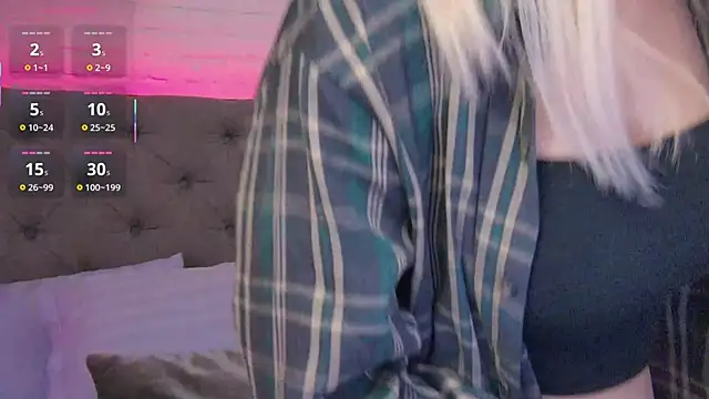 Born to Blow online show from 10.17.25