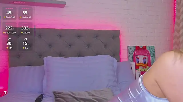 Born to Blow online show from 10.18.25