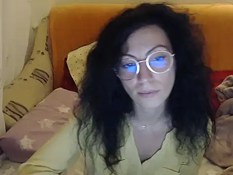 Emmatoo online show from 11.18.25