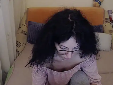 Emmatoo online show from 11.26.25