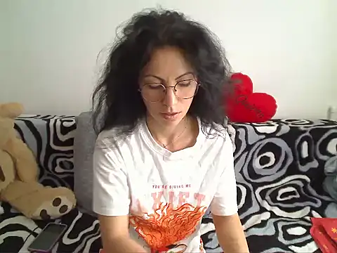 Emmatoo online show from 04.12.26