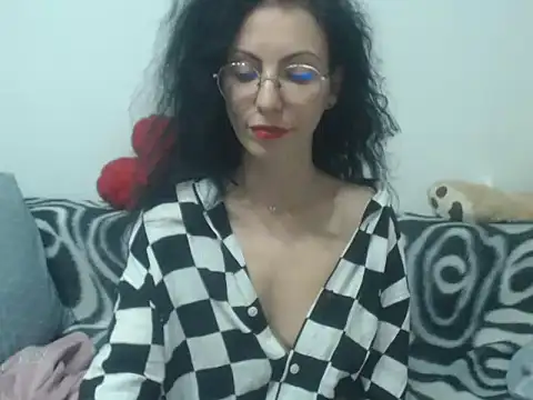 Emmatoo online show from 04.15.26