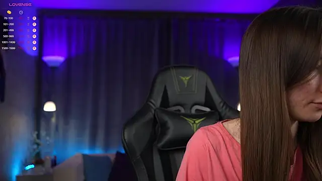 Amely Young online show from 03.22.25