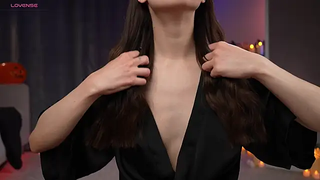 Amely Young online show from 11.01.25