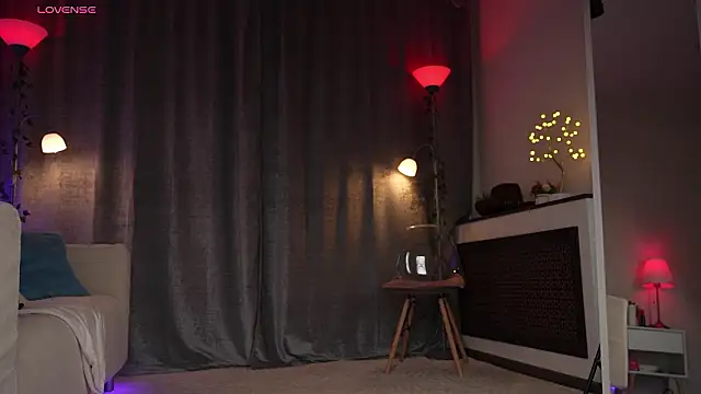 Amely Young online show from 02.22.26