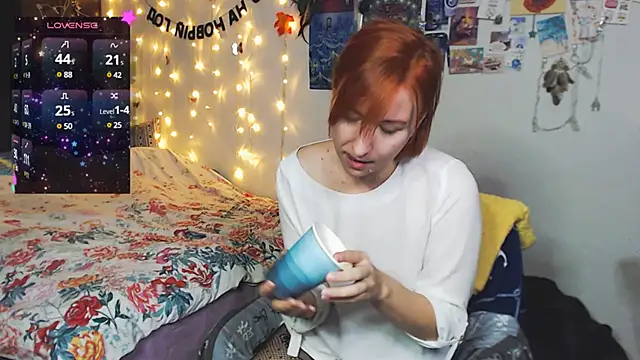 Snapshot of licentia__poetica chatting on 12.18.24 licentia poetica online show from 12.18.24