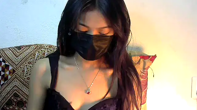 Snapshot of lusty_luxmi chatting on 02.21.25 lusty luxmi online show from 02.21.25