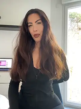 Eyline online show from 04.05.26