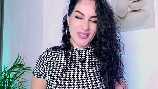 Pamela Rosal online show from 04.13.26