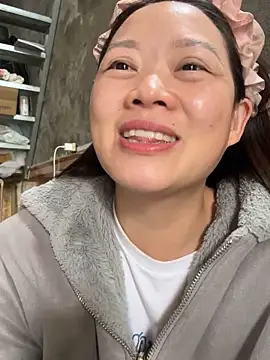 Snapshot of Hellen_111 chatting on 10.30.25 Hellen 111 online show from 10.30.25