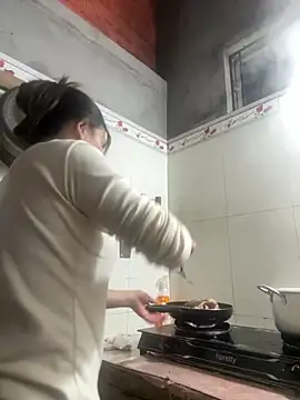 Snapshot of Hellen_111 chatting on 11.02.25 Hellen 111 online show from 11.02.25