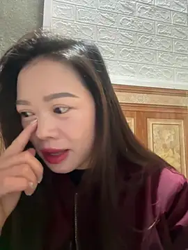 Snapshot of Hellen_111 chatting on 11.05.25 Hellen 111 online show from 11.05.25