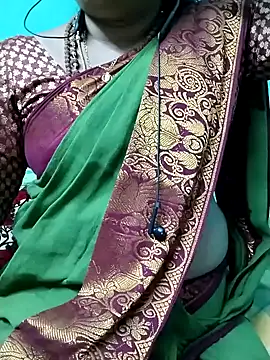 Snapshot of kasmika_kasmika chatting on 02.23.25 kasmika kasmika online show from 02.23.25