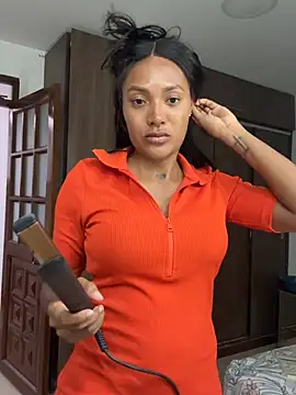 Snapshot of KyaraMiller chatting on 02.20.26 KyaraMiller online show from 02.20.26