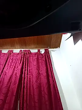 Snapshot of tetasgrandes_karol chatting on 01.11.25 tetasgrandes karol online show from 01.11.25