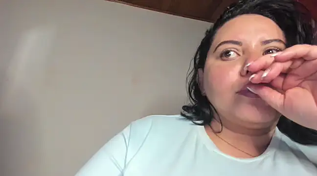 Snapshot of tetasgrandes_karol chatting on 03.23.25 tetasgrandes karol online show from 03.23.25