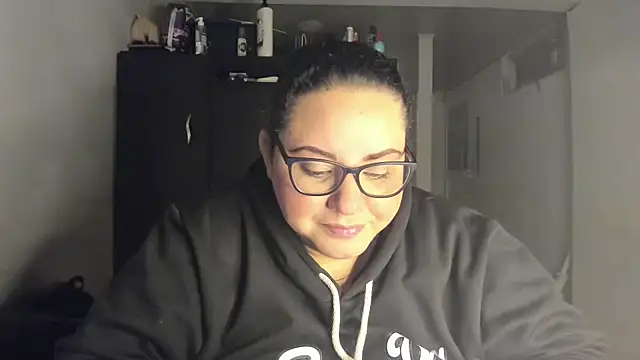 Snapshot of tetasgrandes_karol chatting on 09.09.25 tetasgrandes karol online show from 09.09.25