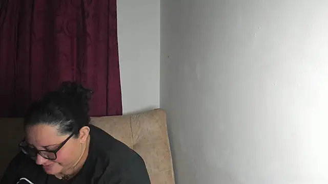 Snapshot of tetasgrandes_karol chatting on 10.21.25 tetasgrandes karol online show from 10.21.25