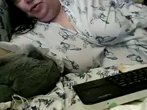 Snapshot of WHITEDAROSE chatting on 01.27.25 WHITEDAROSE online show from 01.27.25